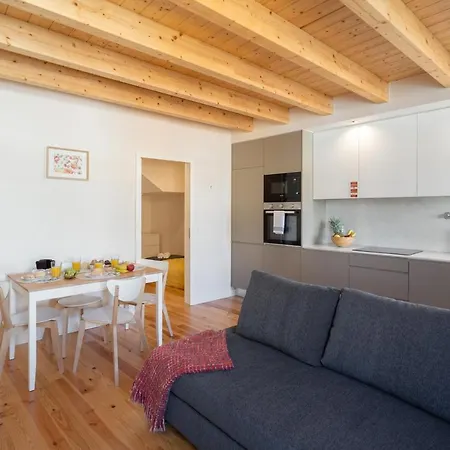Host Wise - Lovely & Cozy Duplex Flat Apartment *
