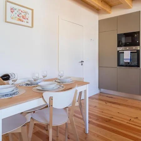 Host Wise - Lovely & Cozy Duplex Flat Apartment *