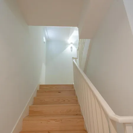 Host Wise - Lovely & Cozy Duplex Flat Oporto