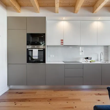 Lägenhet Host Wise - Lovely & Cozy Duplex Flat *