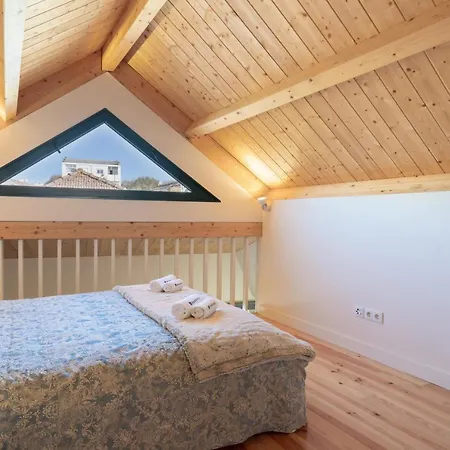 Lägenhet Host Wise - Lovely & Cozy Duplex Flat *