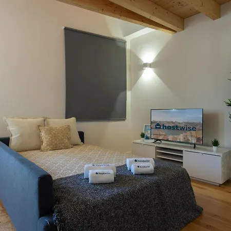 Host Wise - Lovely & Cozy Duplex Flat Lägenhet *